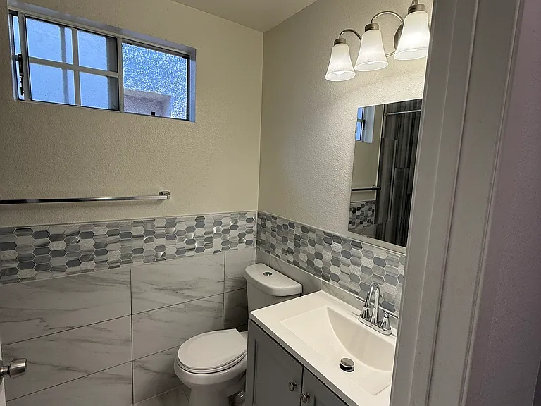 10274 Tujunga Canyon Blvd #4 — Photo 13
