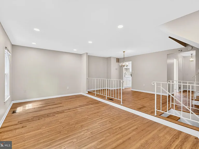7306 Eggar Woods Ln — Photo 11