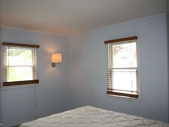 5th image of 341 Dupont Ave