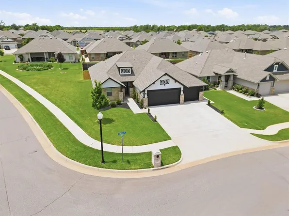 1001 Labelle Dr, Newcastle, OK 73065