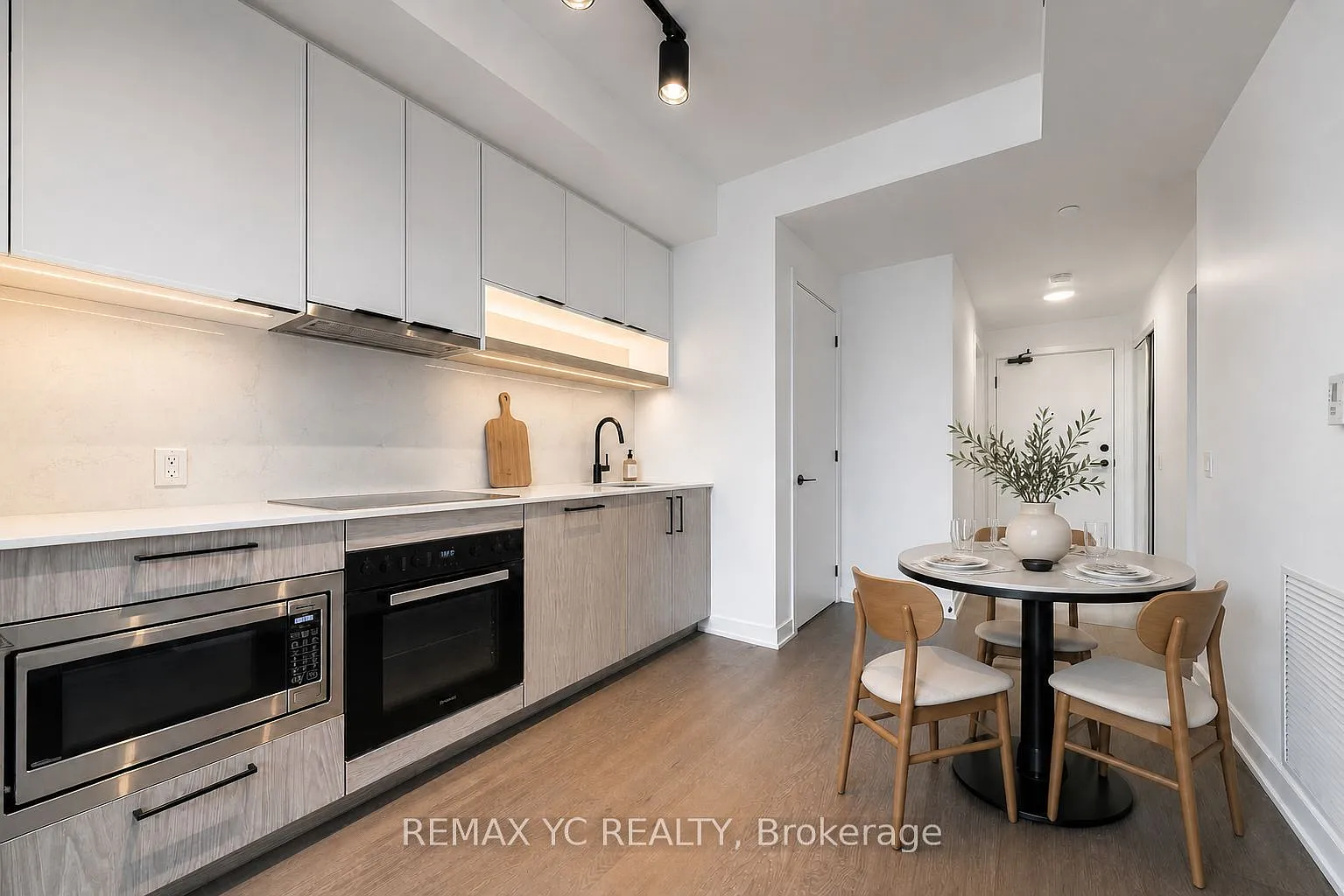 2 bed, $2,400 — Photo 4