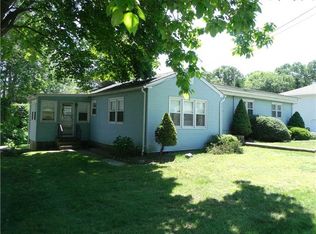 40 Tilbury Dr, Bristol, RI 02809