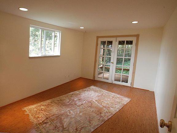 bedroom toward garden room