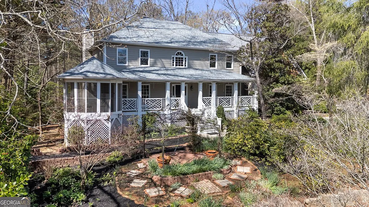 708 Robert Way photo 1