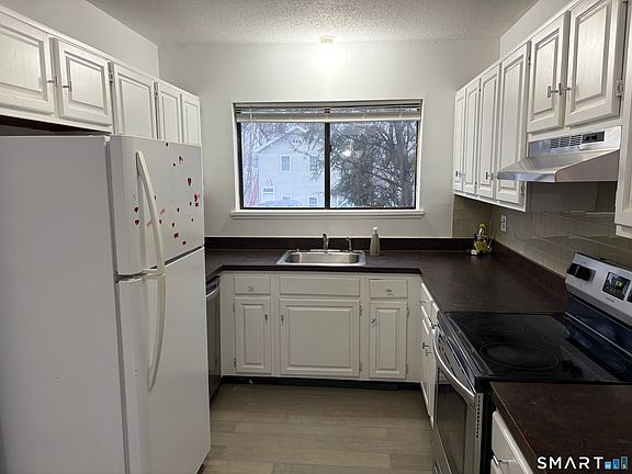 4th image of 2 E Franklin St #1