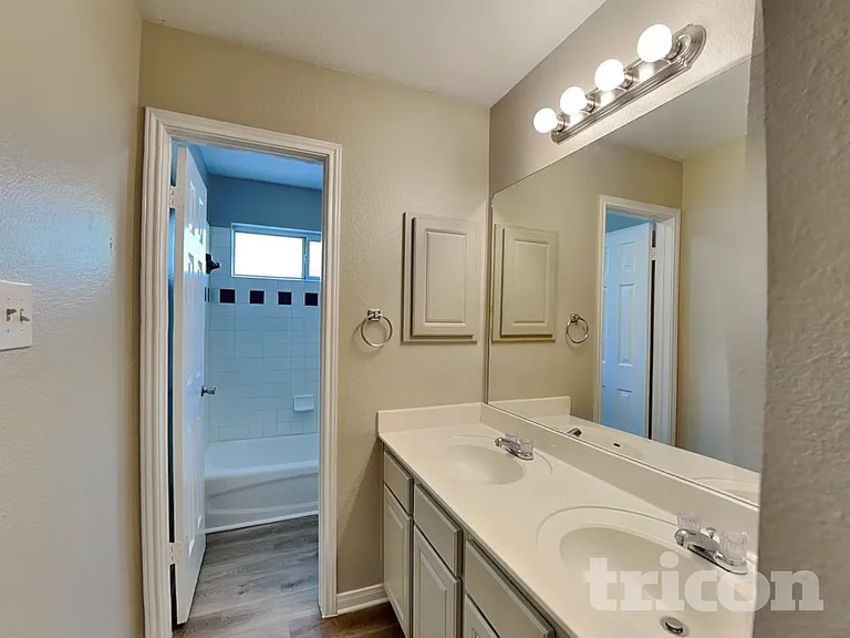 352 Meadow Park — Photo 11