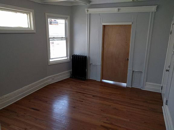 3rd image of 565 Garfield Ave