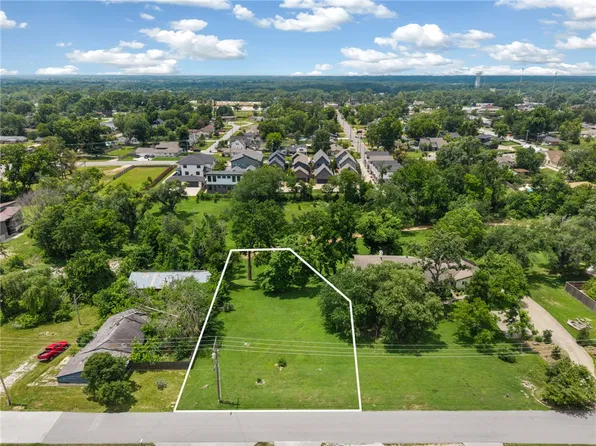 7 & 8 NW D St, Bentonville, AR 72712