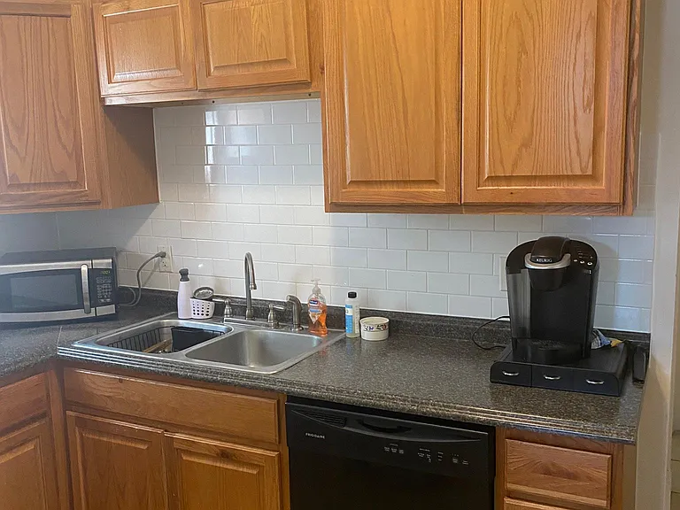 3703 Laurel St — Photo 7