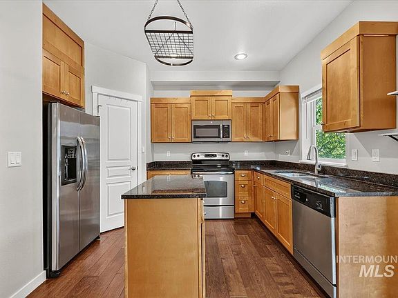 5th image of 8842 W Pine Valley Ln