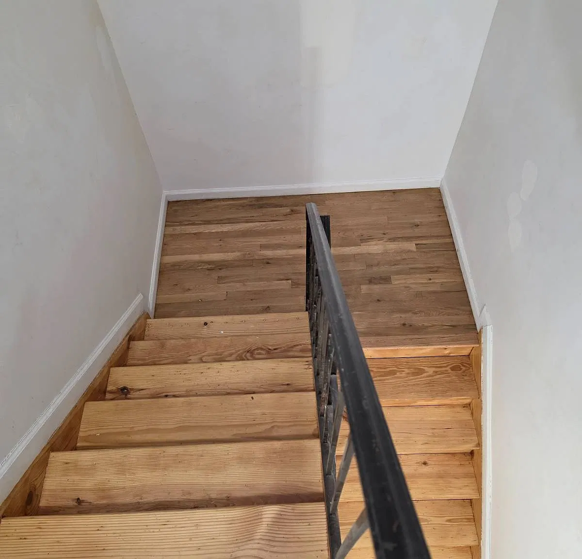 3 bed, 1.0 bath, 1825 sqft, $3,200 — Photo 4