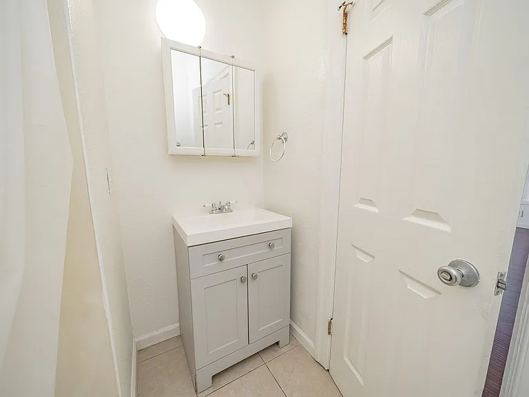1715 High Street — Photo 11