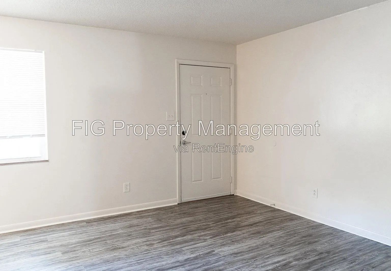 706 E Inskip Dr — Photo 2