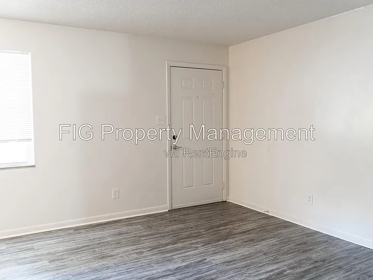 706 E Inskip Dr #12 — Photo 2