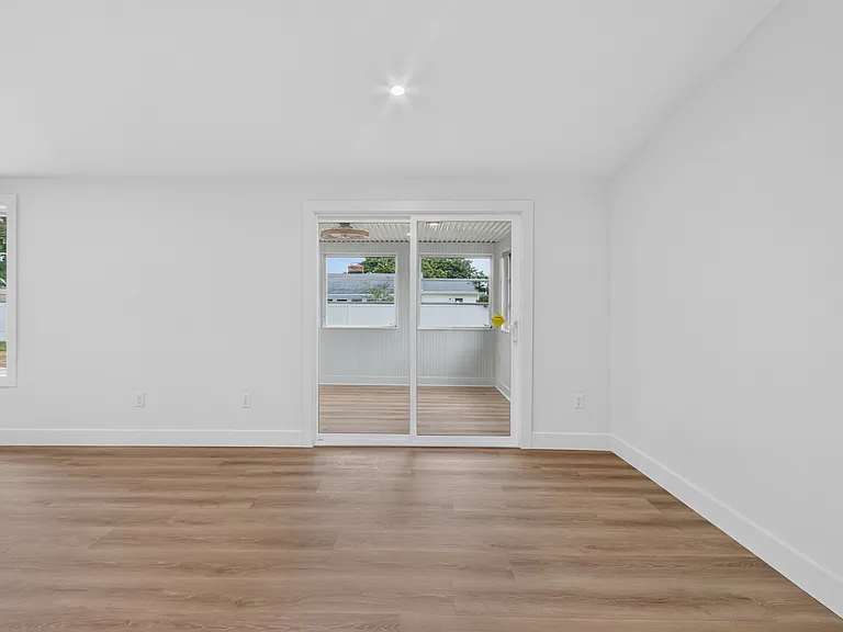 45 Tiffany Dr — Photo 8