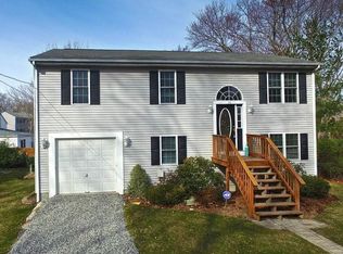 53 Guild Ave, Warwick, RI 02889
