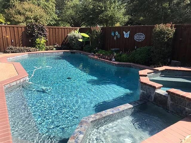 2nd image of 3002 Wyndham Ln