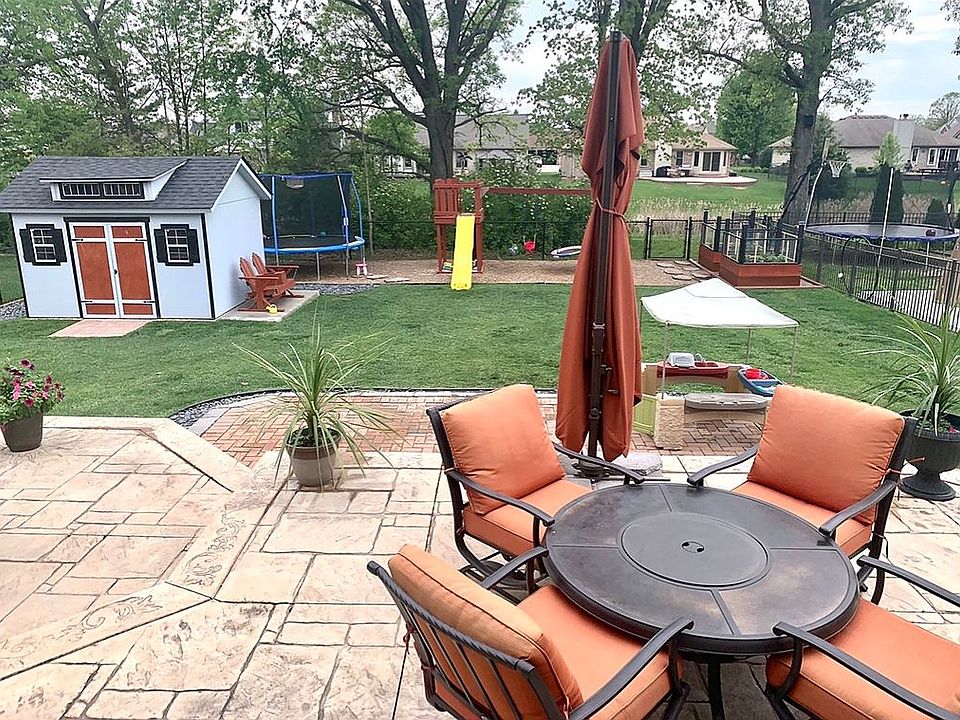 2nd image of 53277 Crawford Dr