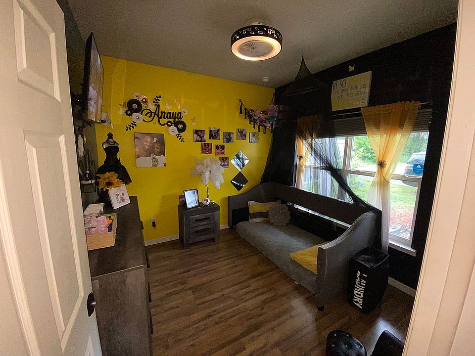 1st image of 1581 NE 6th Pl