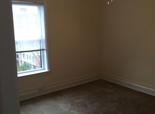 439 W Barry Ave, Chicago, IL 60657