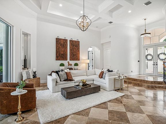 5th image of 10821 Blue Palm Street