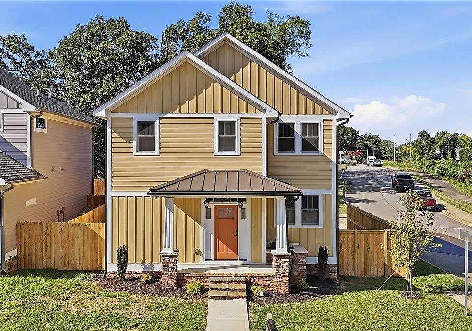 1st image of 915 Dunbar St
