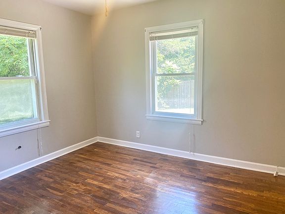 3rd image of 8463 Meadow Trace Way