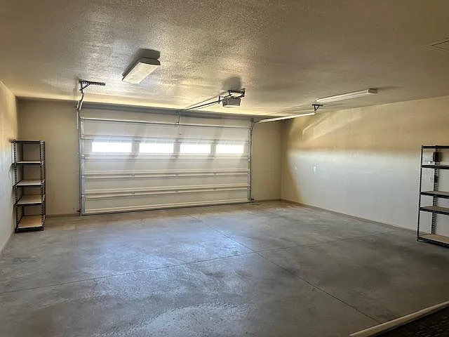 1004 L Way — Photo 12