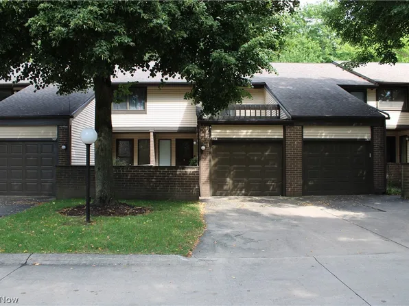 569 Bartow Ln, Cleveland, OH 44143