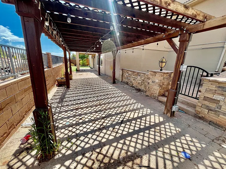 436 E Paris Dr — Photo 27