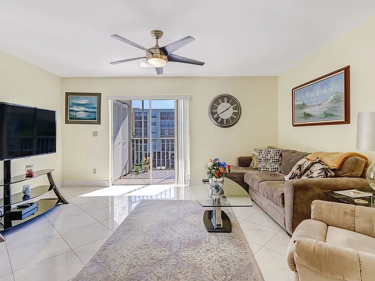 4511 Bay Beach Ln #315 — Photo 6