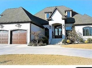 100 Stormy Dr, Muscle Shoals, AL 35661