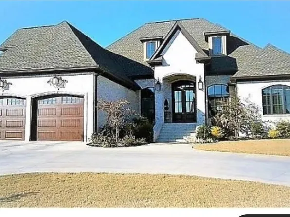 100 Stormy Dr, Muscle Shoals, AL 35661