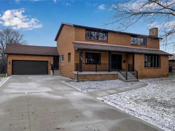 102 Scamridge Curv, Williamsville, NY 14221