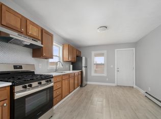 35 Central St #2L, Manville, RI 02838