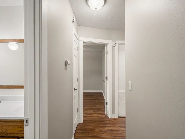 9705 S 21st Ave — Photo 15