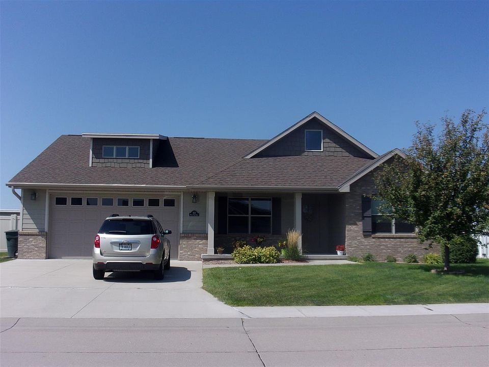 1st image of 302 N Park Dr
