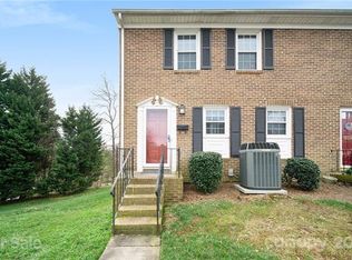8342 Knights Bridge Rd, Charlotte, NC 28210