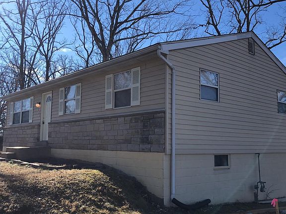 2nd image of 833 Twin Oaks Dr