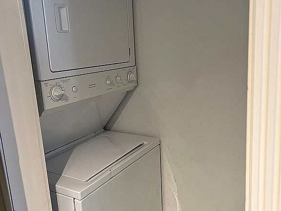 4th image of 4003 Gilbert Ave APT 9