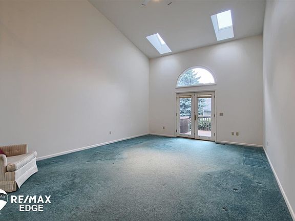 3rd image of 9429 Linda Dr