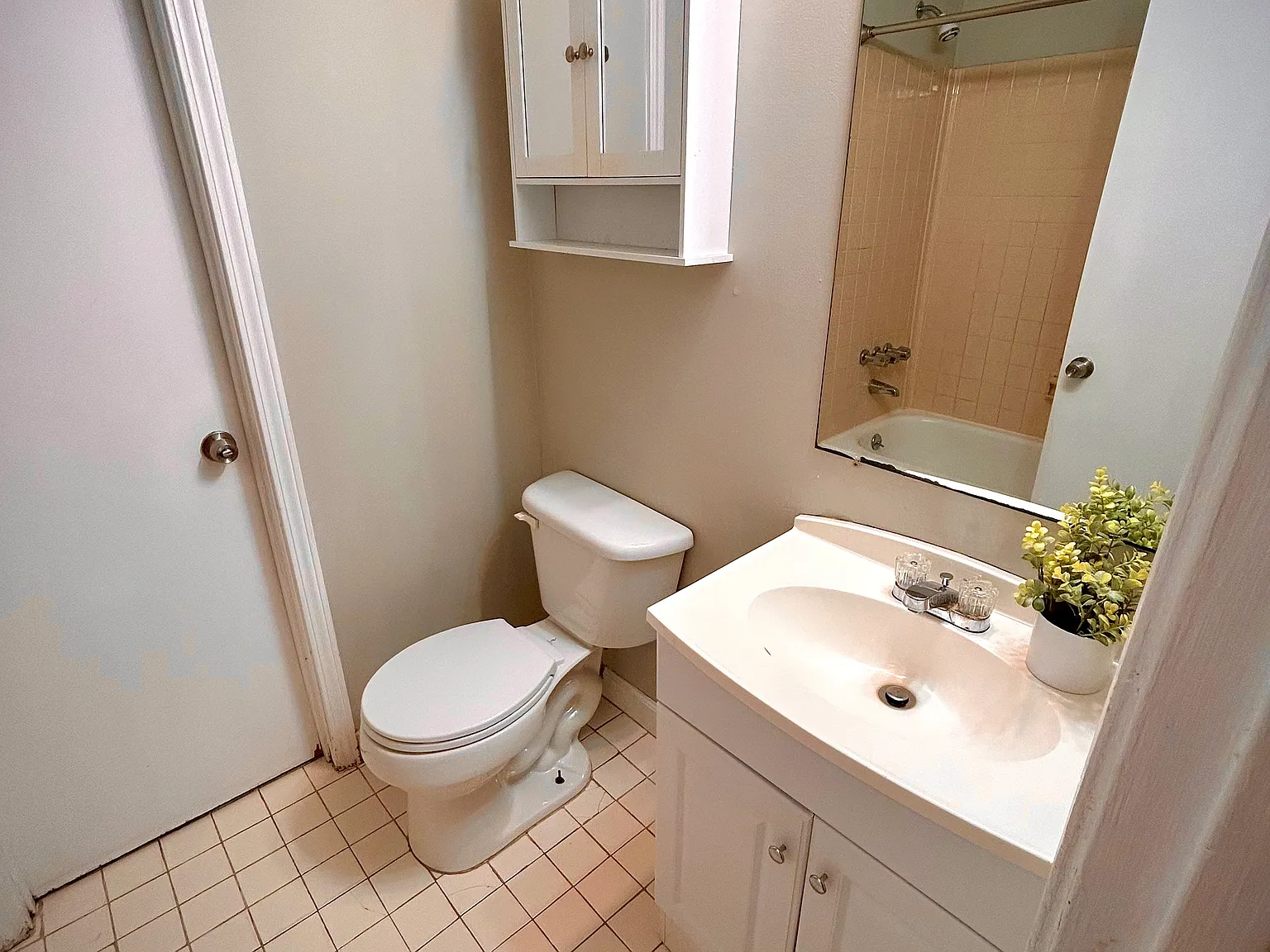 3 bed, 1143 sqft, $2,150 — Photo 4