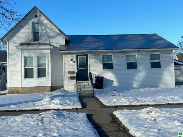614 W Willow St, Cherokee, IA 51012