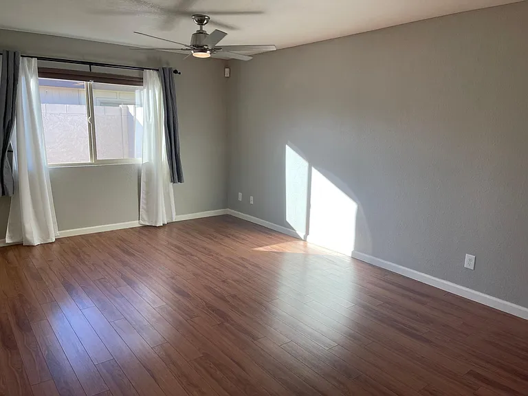 545 W Colgate Dr — Photo 11