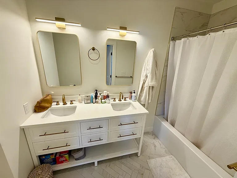 120 Emerson St #2 — Photo 6