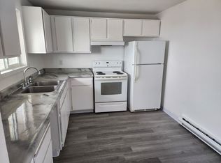 613 NW Hurbert St APT 3, Newport, OR