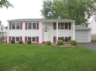 2821 Briarcote Ln, Maryland Heights, MO 63043