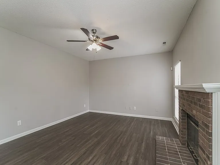 9719 Kenneth Oren Dr — Photo 7