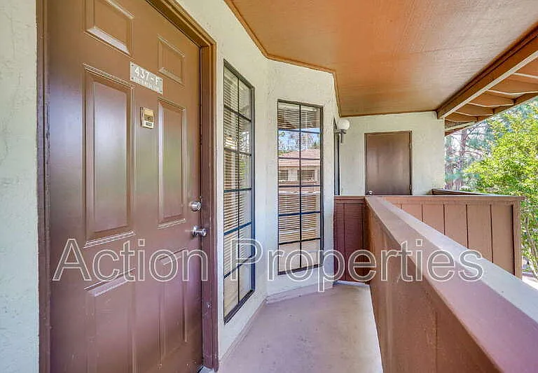 437 Costa Mesa Ter #F — Photo 2