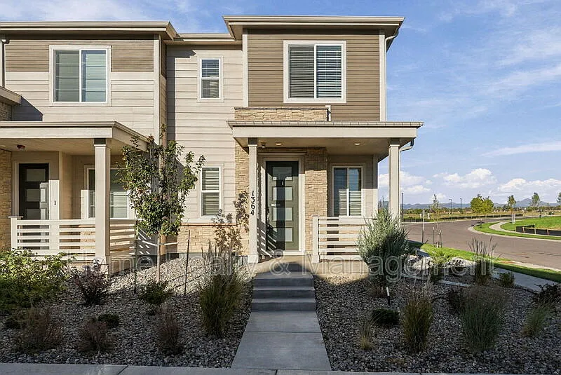 3 bed, 2.5 bath, 1547 sqft, $2,650 — Photo 3